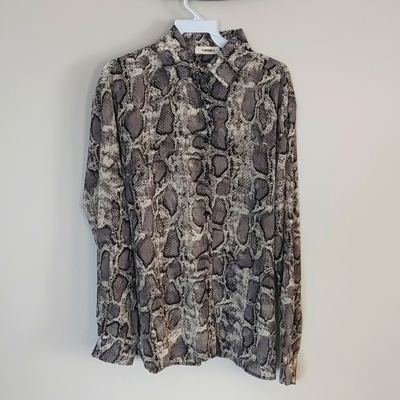 Adora python snake print shirt. Various sizes - Picture 2 of 4